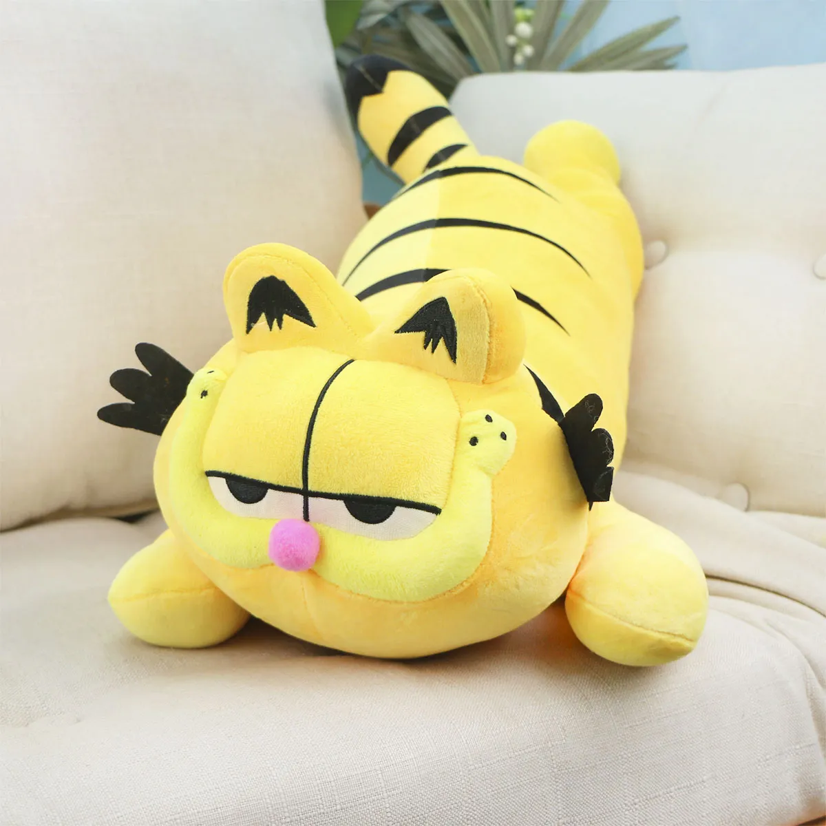 Желтый кот Гарф лежачий, 65 см от plush.team