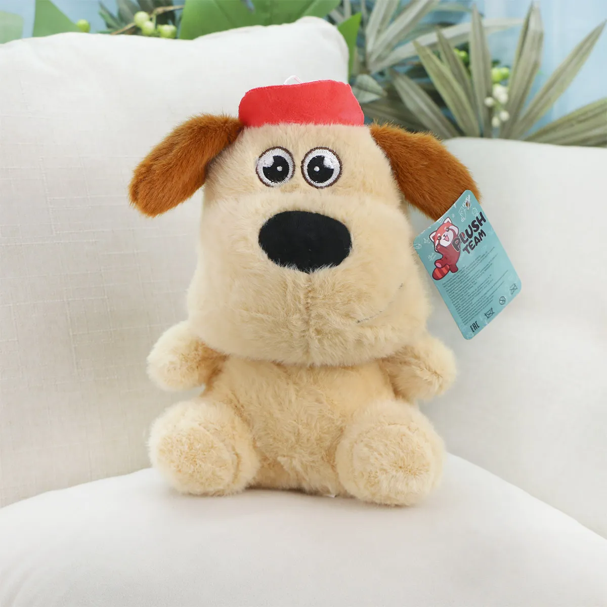 Собака в красной бейсболке, 25 см от plush.team