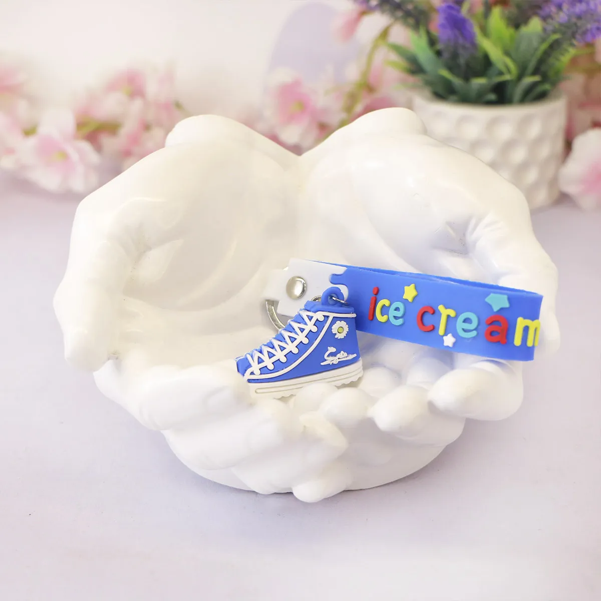 фото игрушки Брелок резиновый кеды бюдж, 5 см