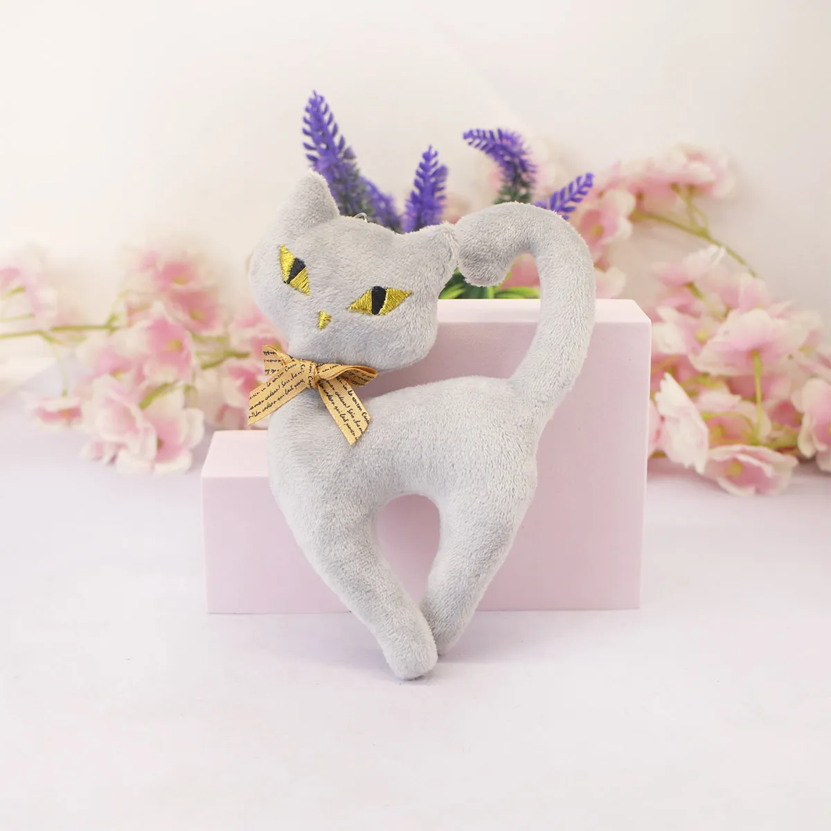 Кошка с золотым бантом в ассортименте, 15 см от plush.team