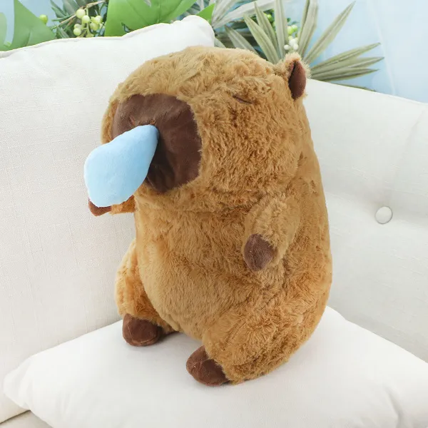 фото игрушки Капибара с заводной сопелькой, 30 см