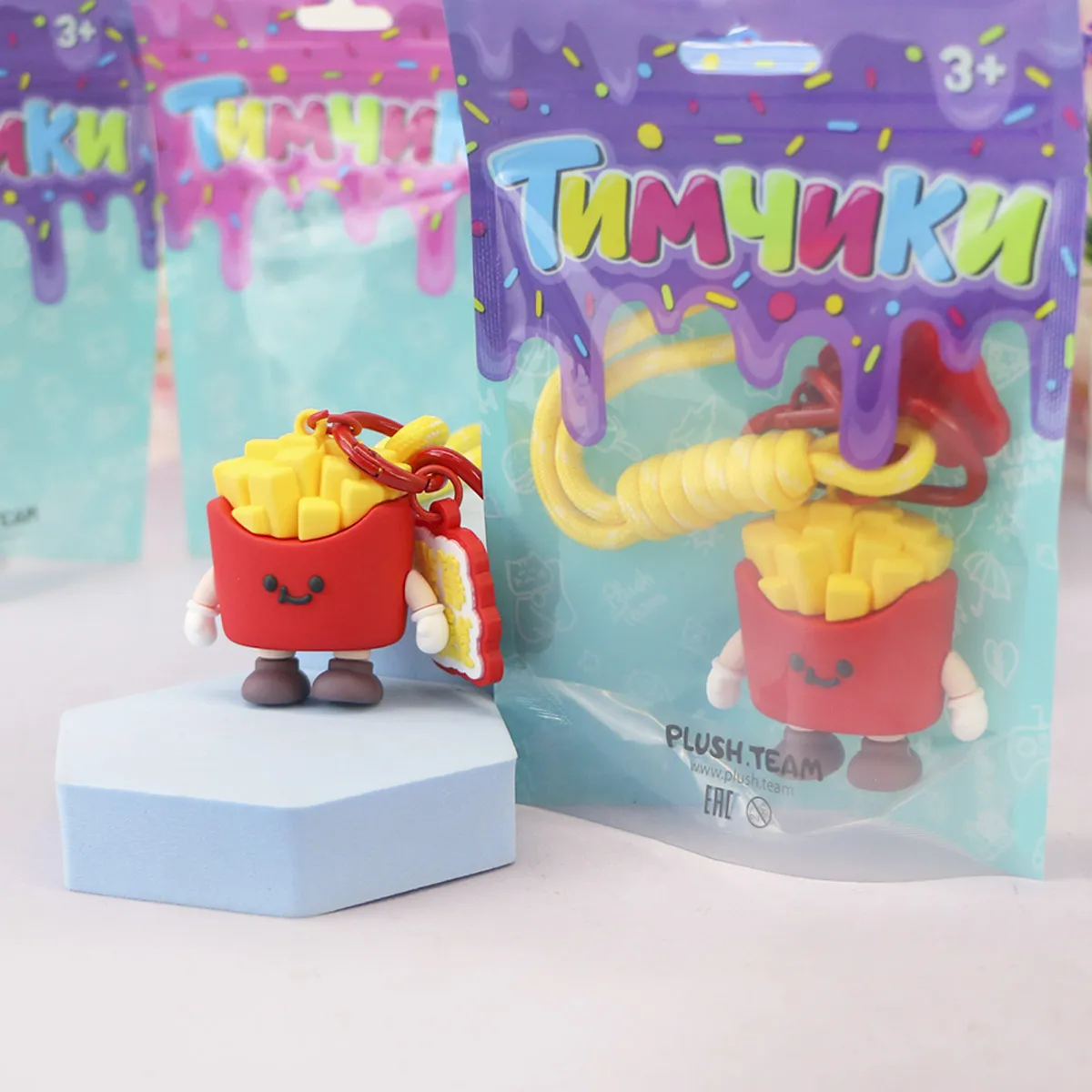 фото игрушки Брелок резиновый картошка фри с карабином, 5 см