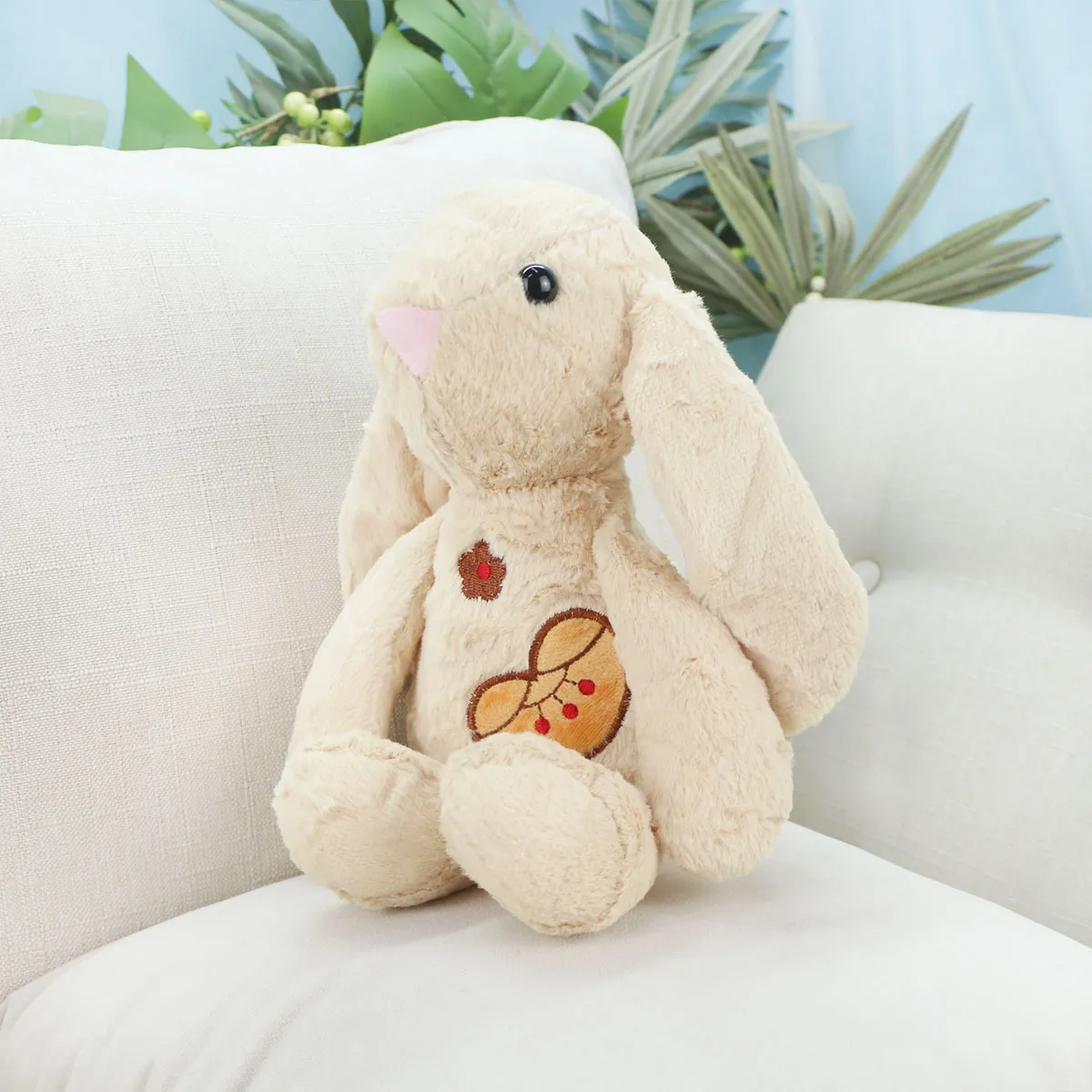 Заяц с висящими ногами с вышивкой сердца, 23(33) см от plush.team