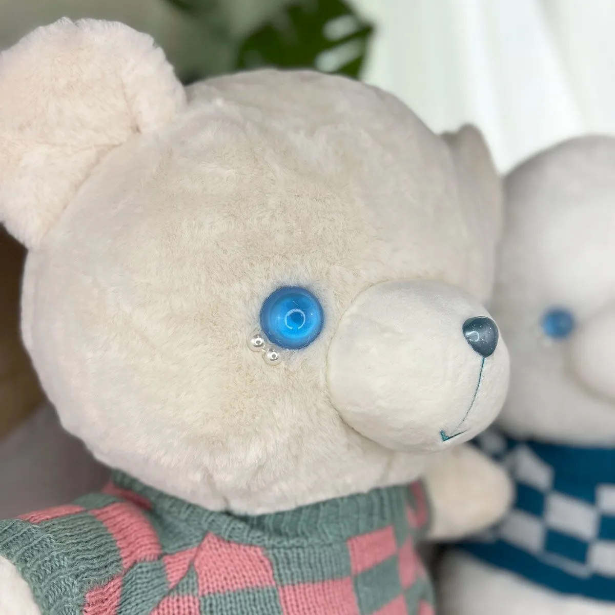 Мишка с жемчужными глазами в ассортименте, 47 см от plush.team