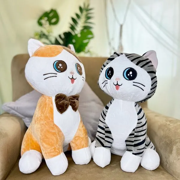 фото игрушки Котики сидячие с голубыми глазами в ассортименте, 38 см