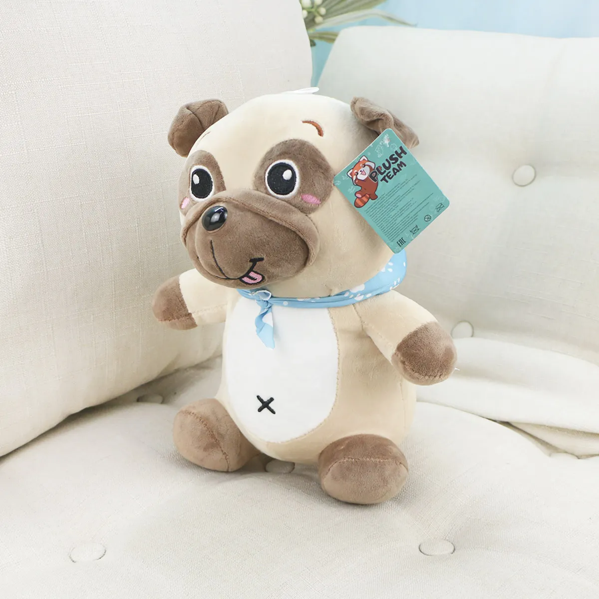 Собака мопс Стиви с платком на шее, 28 см от plush.team