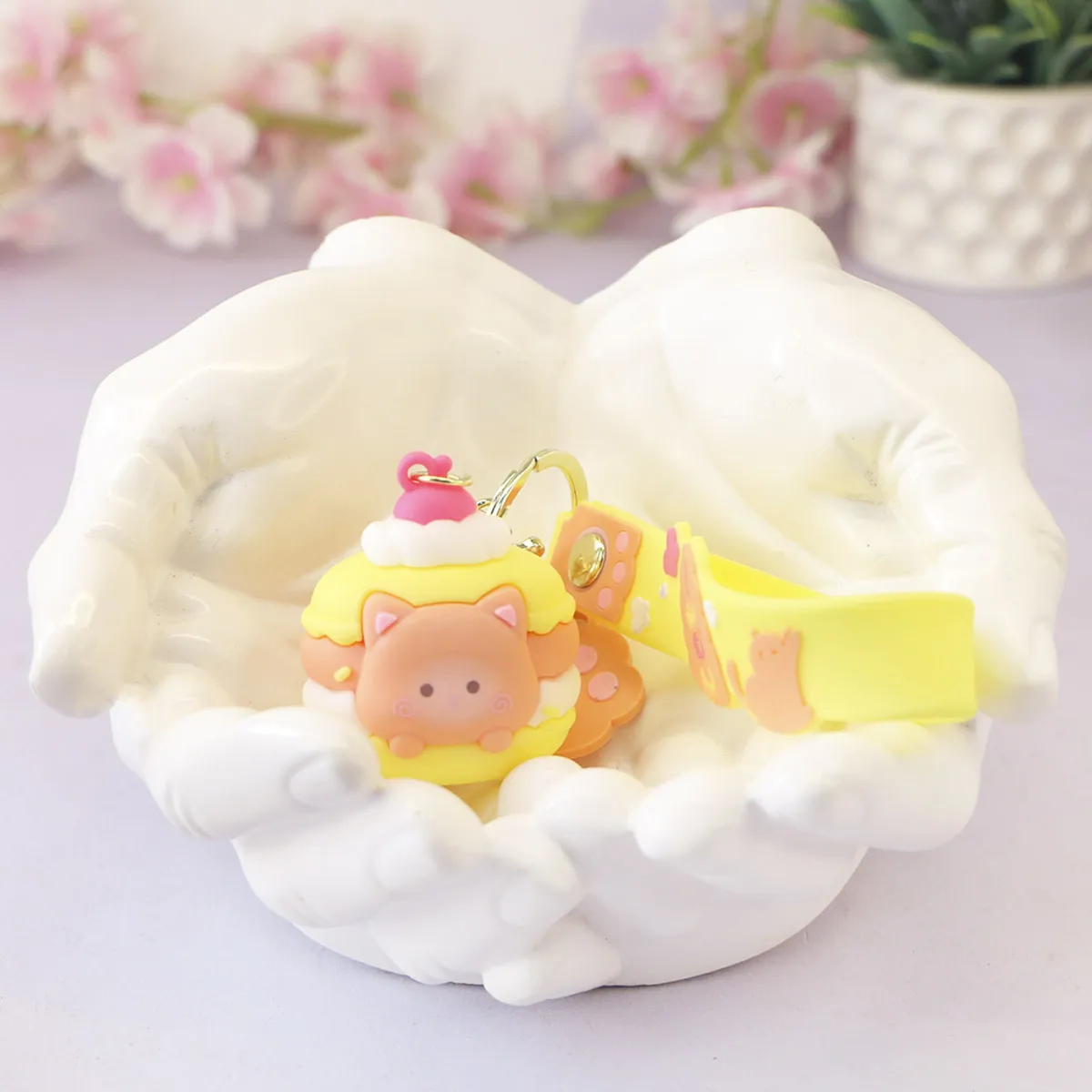 фото игрушки Брелок резиновый кот пироженка, 5 см