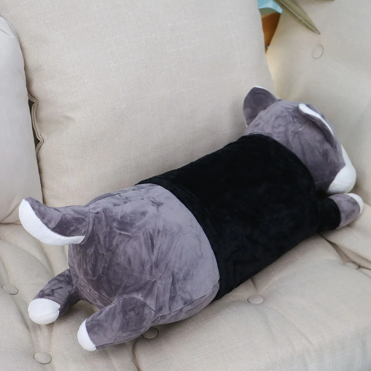 Хаски лежачая в черной футболке, 60 см от plush.team