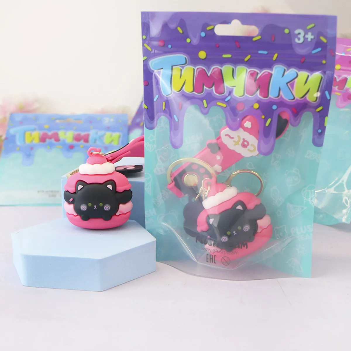 фото игрушки Брелок резиновый кот пироженка, 5 см
