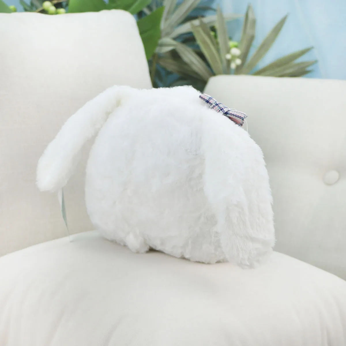 Пухлый зайка с клубникой, 16 см от plush.team
