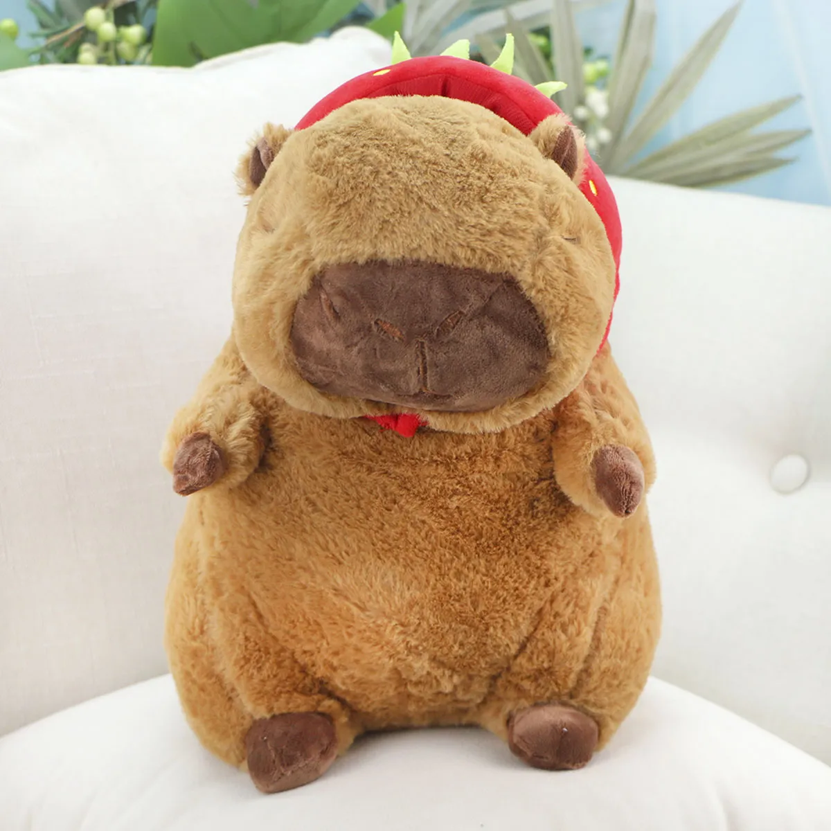 Капибара в клубничной шапке, 30 см от plush.team