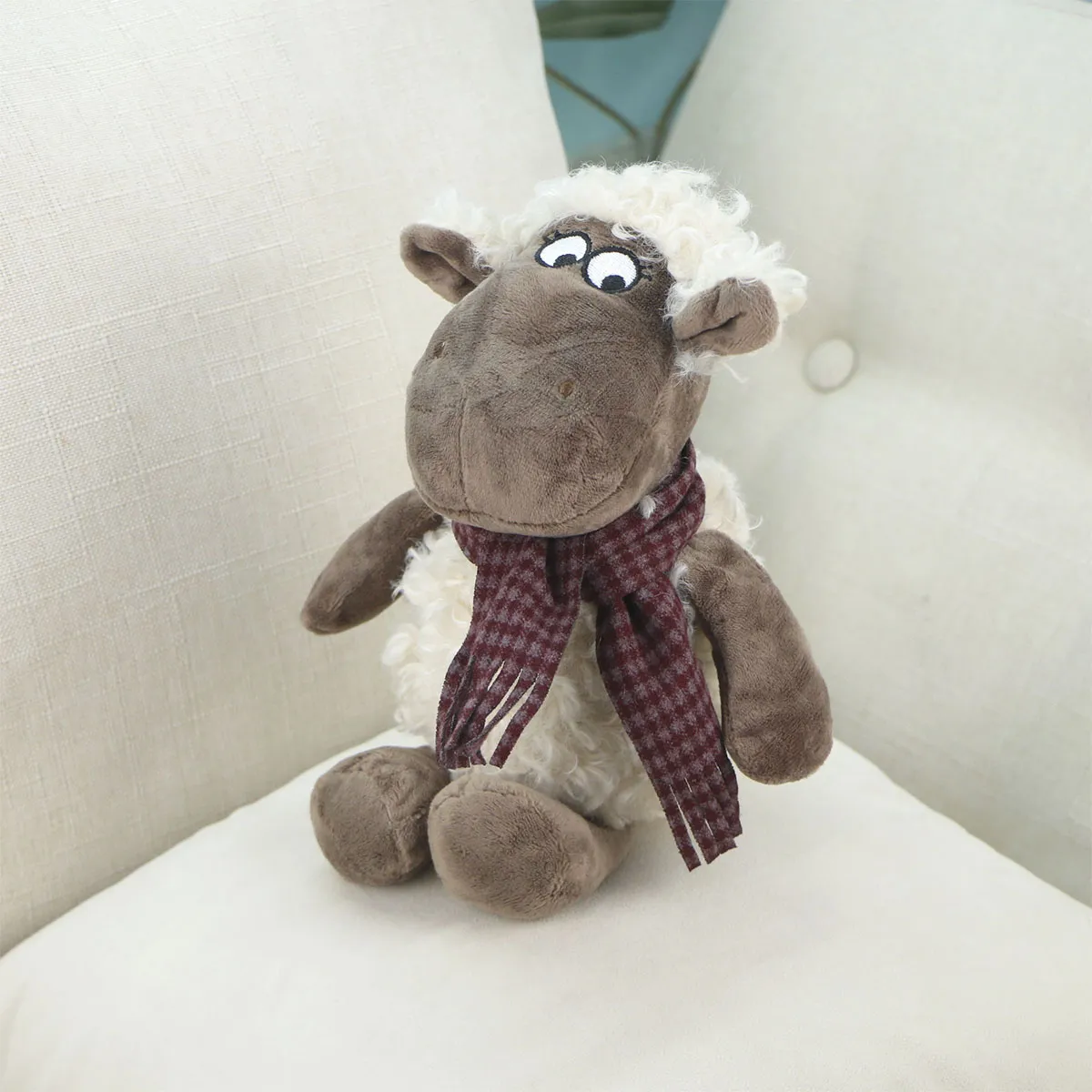 Овечка мягкая с шарфом, 29 см от plush.team