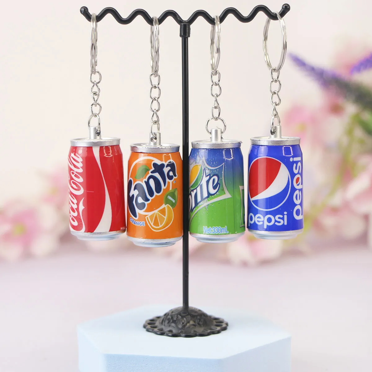 фото игрушки Брелок пластиковый банка газировки