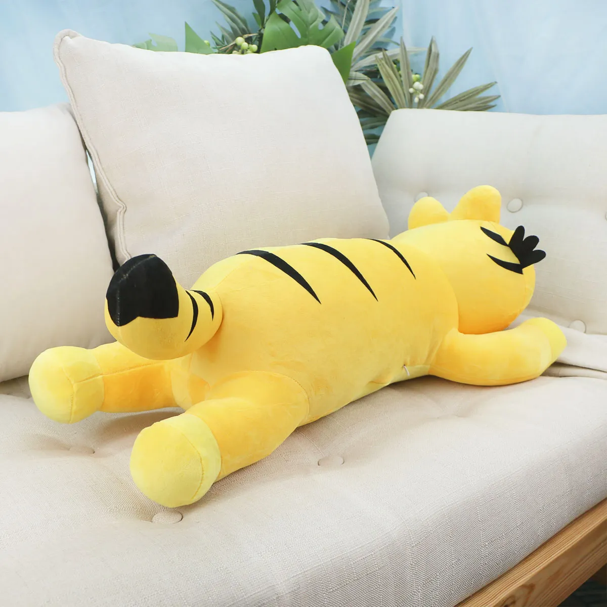 Желтый кот Гарф лежачий, 65 см от plush.team