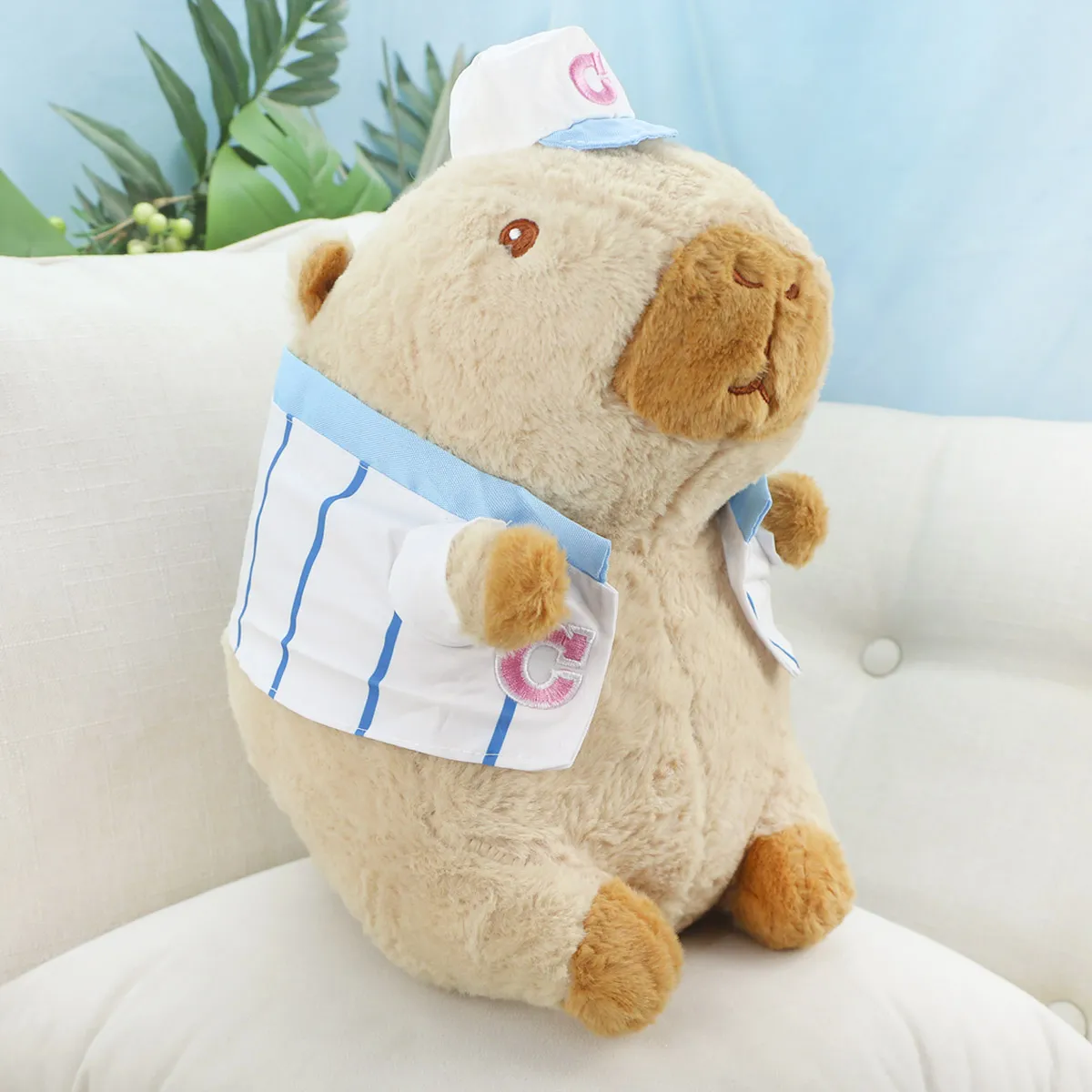 Капибара альбинос в жилетке и кепке, 30 см (Бежевый) от plush.team