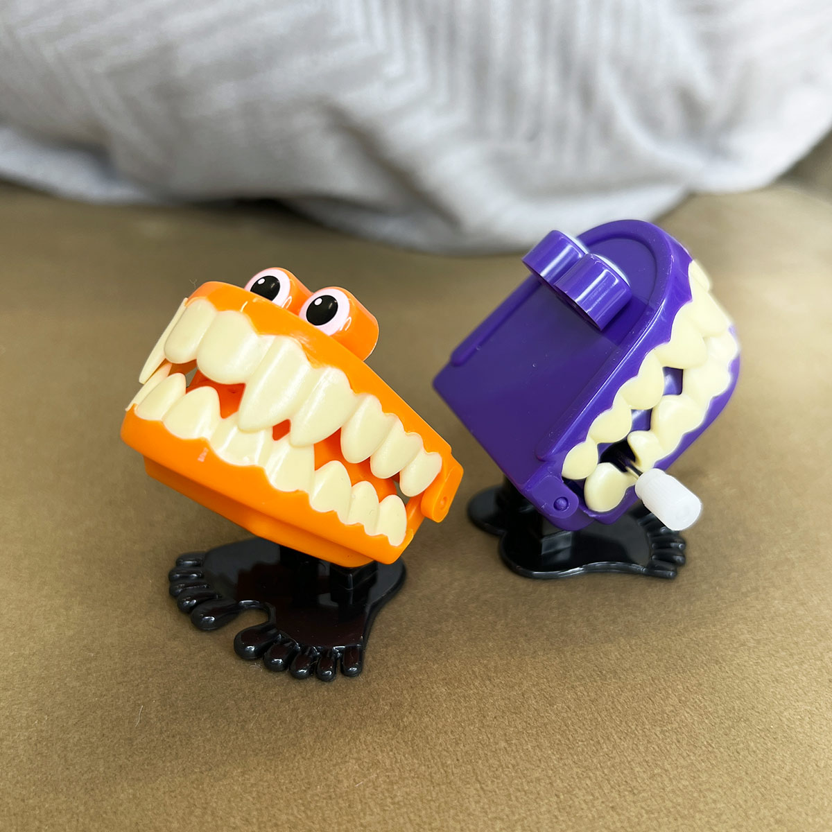 фото игрушки Заводные зубы в ассортименте, 5 см