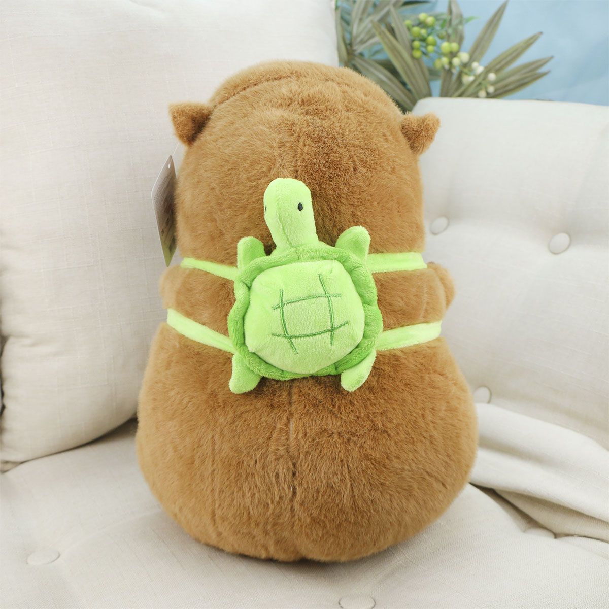 Капибара сидячая с рюкзаком, 35 см от plush.team