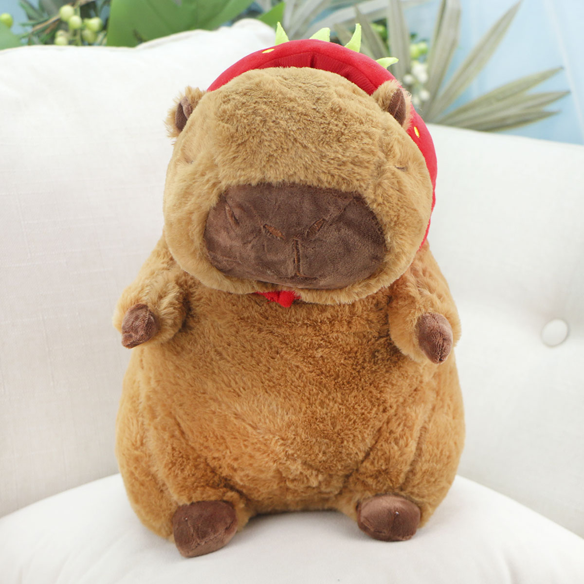 Капибара в клубничной шапке, 30 см от plush.team