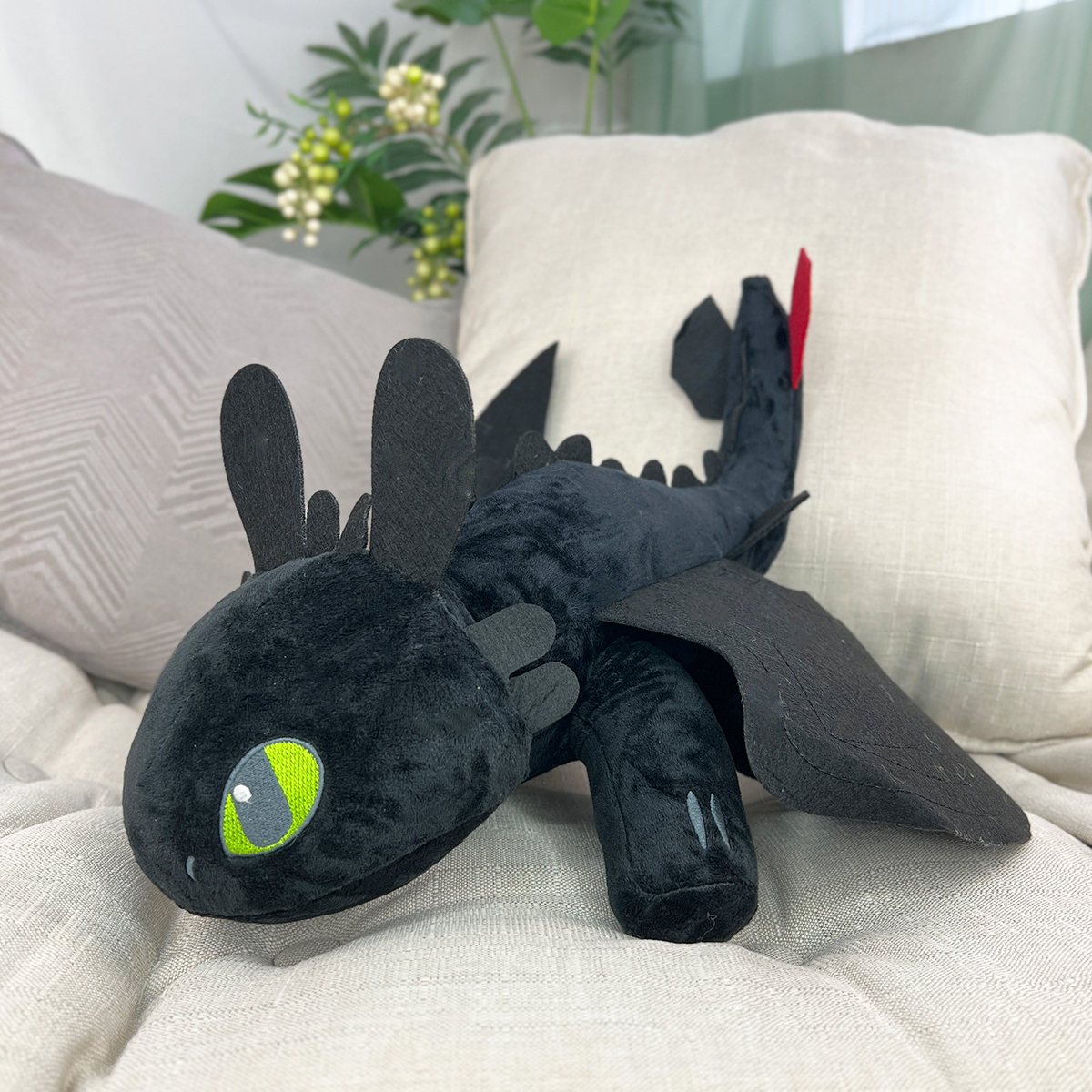 фото игрушки Дракон Беззубик, 50 см